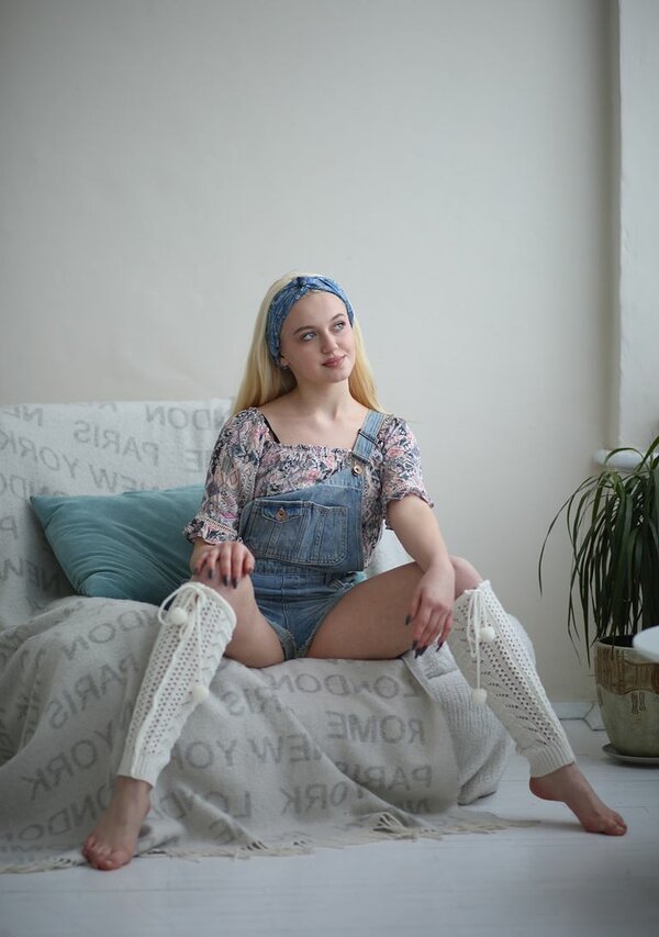 Яна, 19